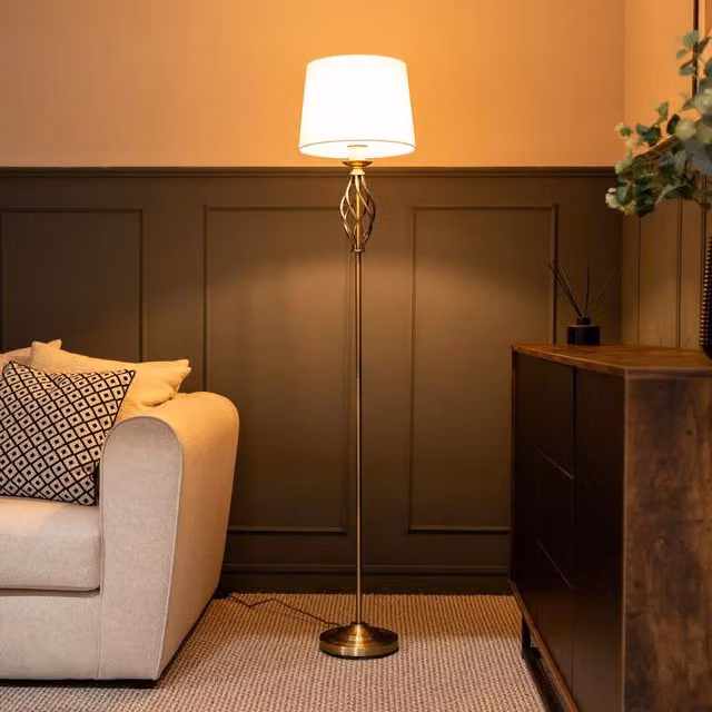 ValueLights Memphis Traditional Floor Lamp in Antique Gold and Brown