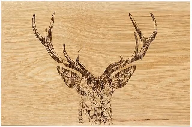 Selbrae House Oak Serving Board in Brown, W: 30 cm