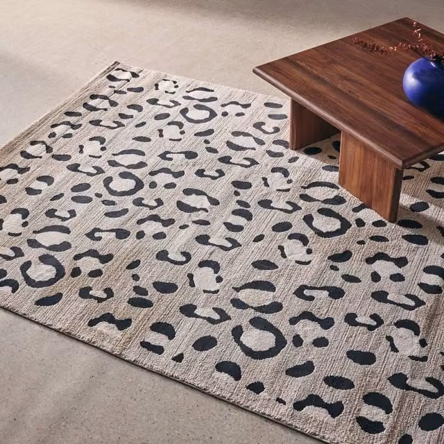 sweeek Beige Leopard Pattern Indoor Rug, W: 120 cm, L: 160 cm