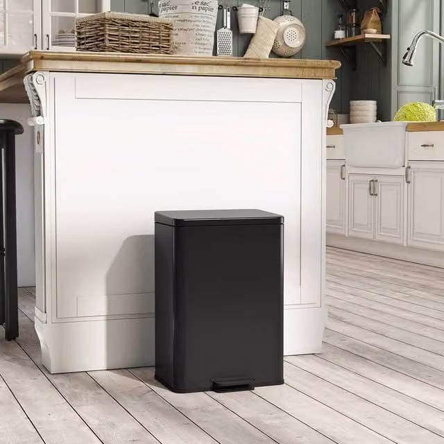 HOMCOM 20L Black Pedal Bin with Soft-Close Lid and Fingerprint-Proof Finish
