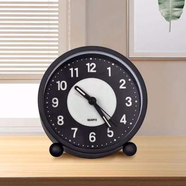 PAWNORA Silent Non-Ticking Alarm Clock in Black