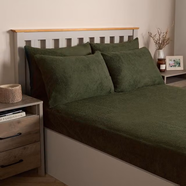 Brentfords Pack of 4 Teddy Fleece Pillowcases in Green, W: 50 cm x H: 75 cm
