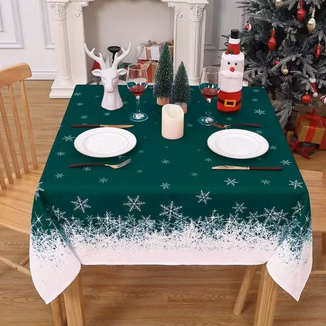 London Boutique Snowflake Christmas Tablecloth in Green and White, W x W: 137.16 x 137.16 cm