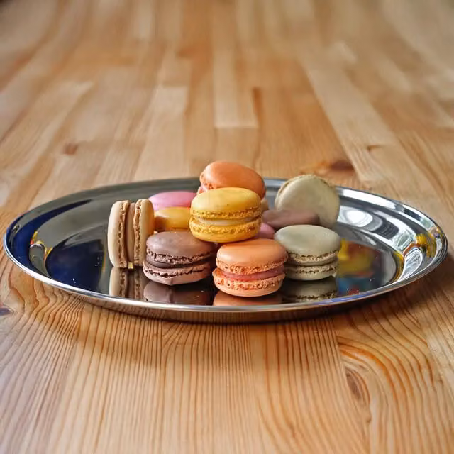 Argon Tableware Round Stainless Steel Serving Tray, Silver, Diameter: 35.5 cm