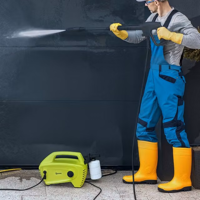 Outsunny 1600W 130 Bar Pressure Washer with Adjustable Nozzle, Green