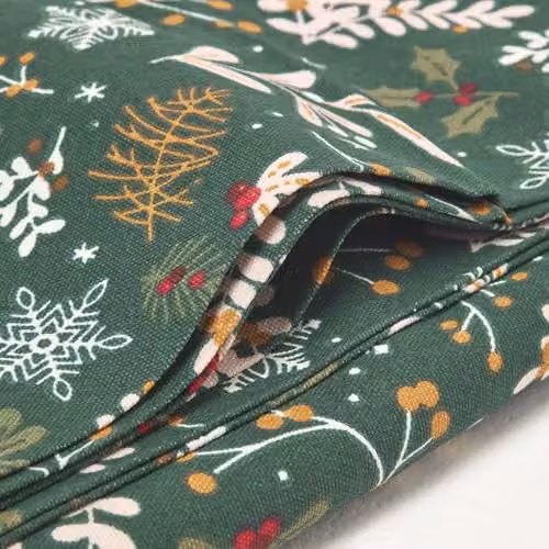 HOMESCAPES Rectangular Cotton Christmas Tablecloth in Green Floral Festive Forest, W: 137 cm, D: 178 cm – 4