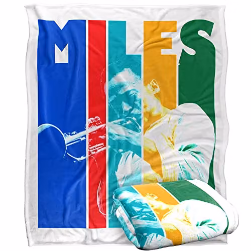 LOGOVISION White Geometric Fleece Throw Blanket, W/D/H: 152 x 127 cm