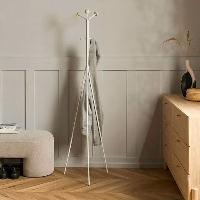 Wyld and Coco Freestanding Post Tree Coat Rack in Matt White Steel with Fir Wood Accents – 1
