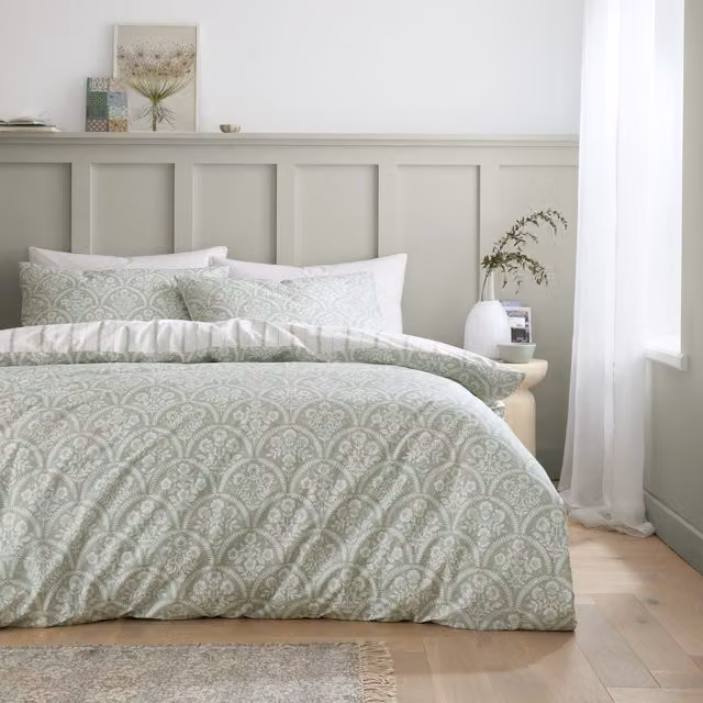 Bianca Scallop Floral Reversible Green Cotton Percale Duvet Cover Bedding Set