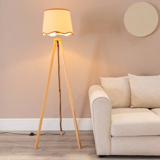 ValueLights Barbro Tripod Floor Lamp in Light Wood with Burnt Orange Linen Scallop Edge Shade, H 153 cm x W 35 cm x D 35 cm – 1