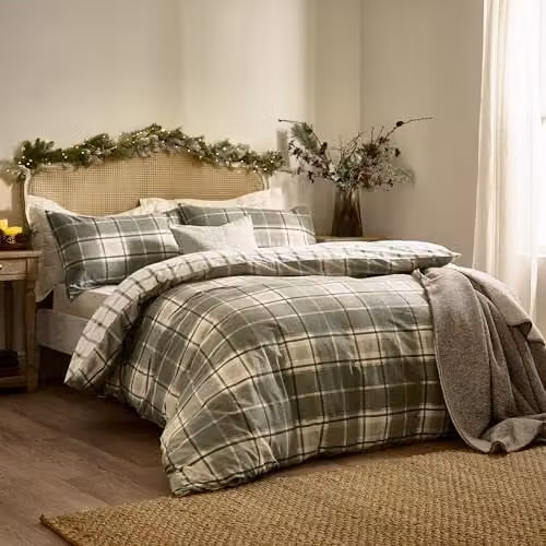 Wylder Braemar Check Reversible Brushed Cotton Duvet Cover Set in Green, W: 140 cm, H: 200 cm – 1