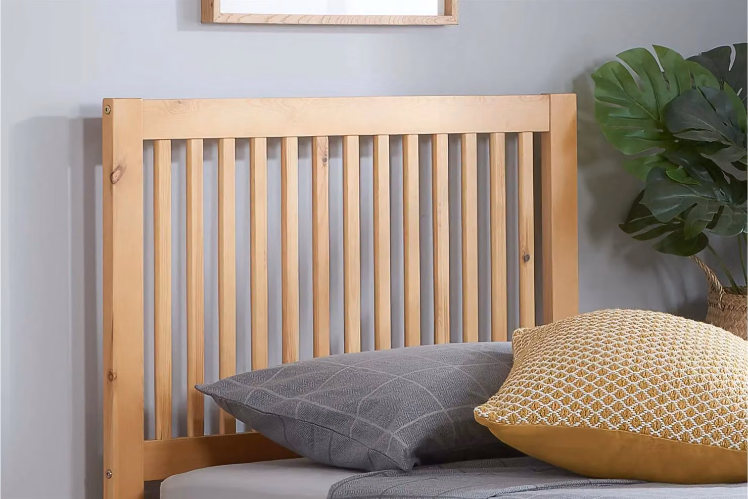 Birlea Buxton Single Pine Wood Guest Bed with Trundle and 2 Mattresses in Light Brown, W/D/H: 90 x 200 x 106 cm – 3