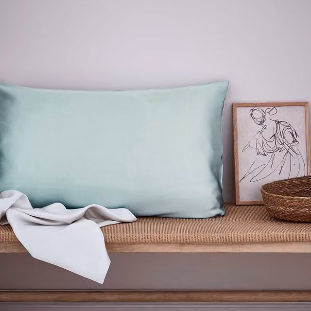 Murmur Breathable Silk Standard Pillowcase in Ballintoy Blue