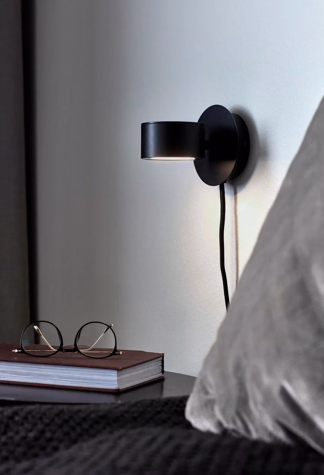 Nordlux Clyde LED Wall Light in Black Metal with Warm White Light – 3