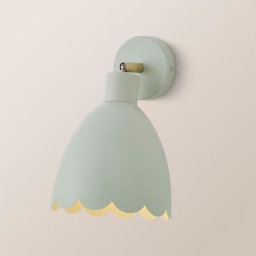 ValueLights Millie Adjustable Scallop Wall Light in Green