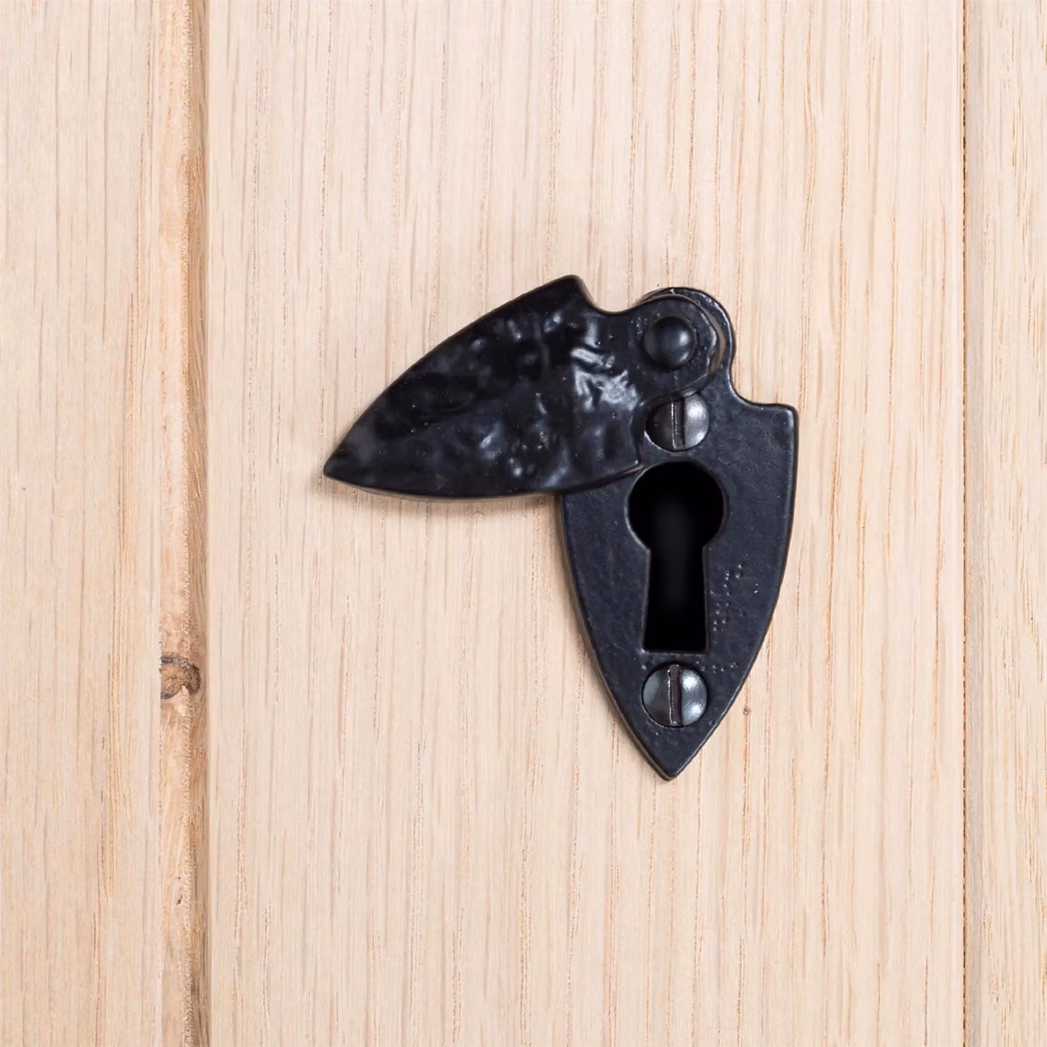 Hammer and Tongs Arrowhead Escutcheon Plate with Cover, Black, Pack of 5, W: 30 mm, H: 55 mm – 6