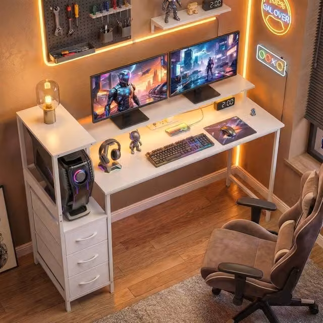 HOMCOM White Gaming Desk with Charging Station and RGB Lights, W: 147 cm – 1