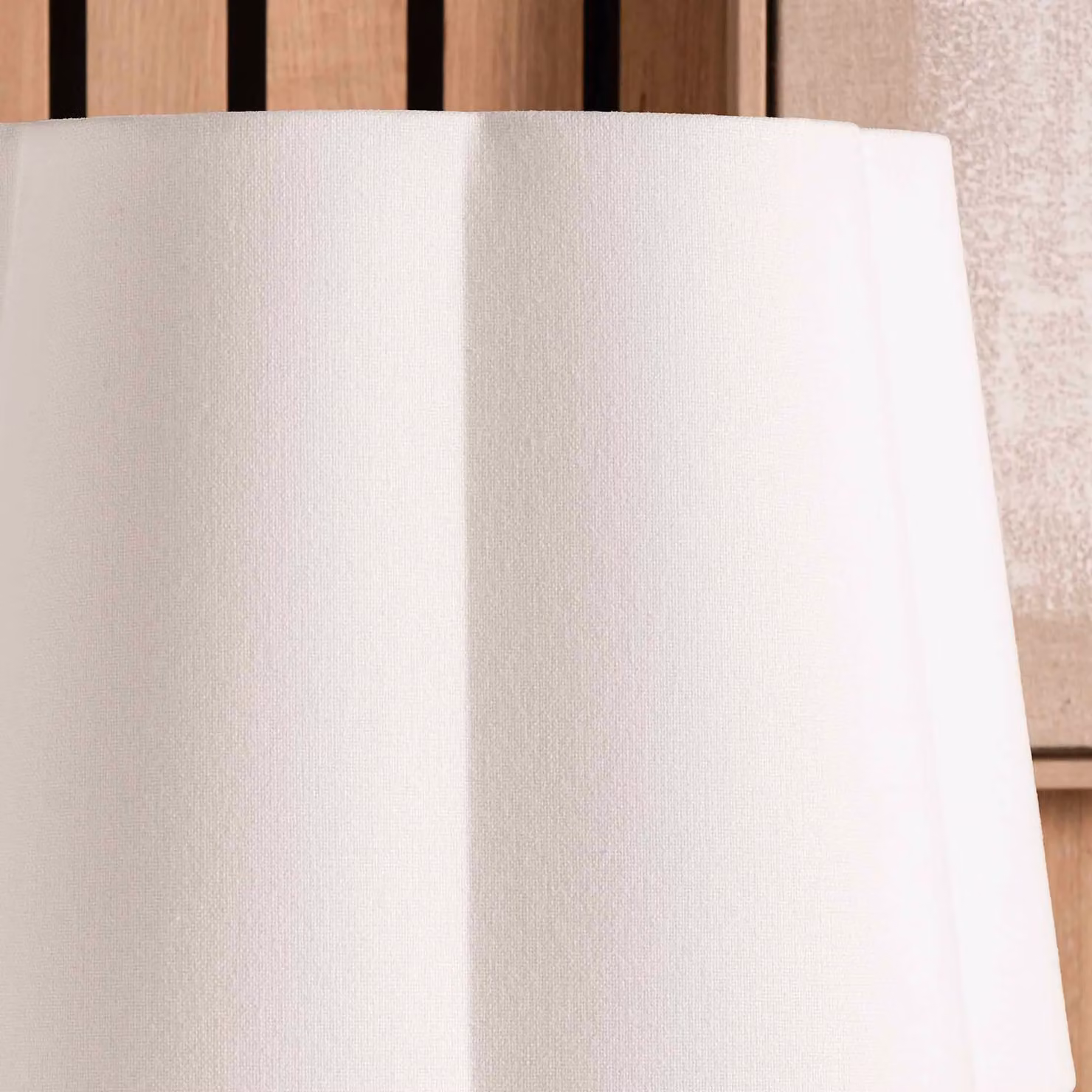 Ruma White Handloom Tapered Scalloped Fabric Lampshade for Table Lamps, Diameter: 45.72 cm – 2