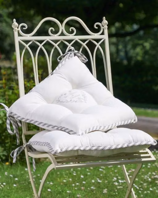 Dibor Set of 2 Vintage Love Heart Print Indoor Outdoor Chair Seat Pad Cushions in Grey and White, W: 40 cm, D: 40 cm – 1