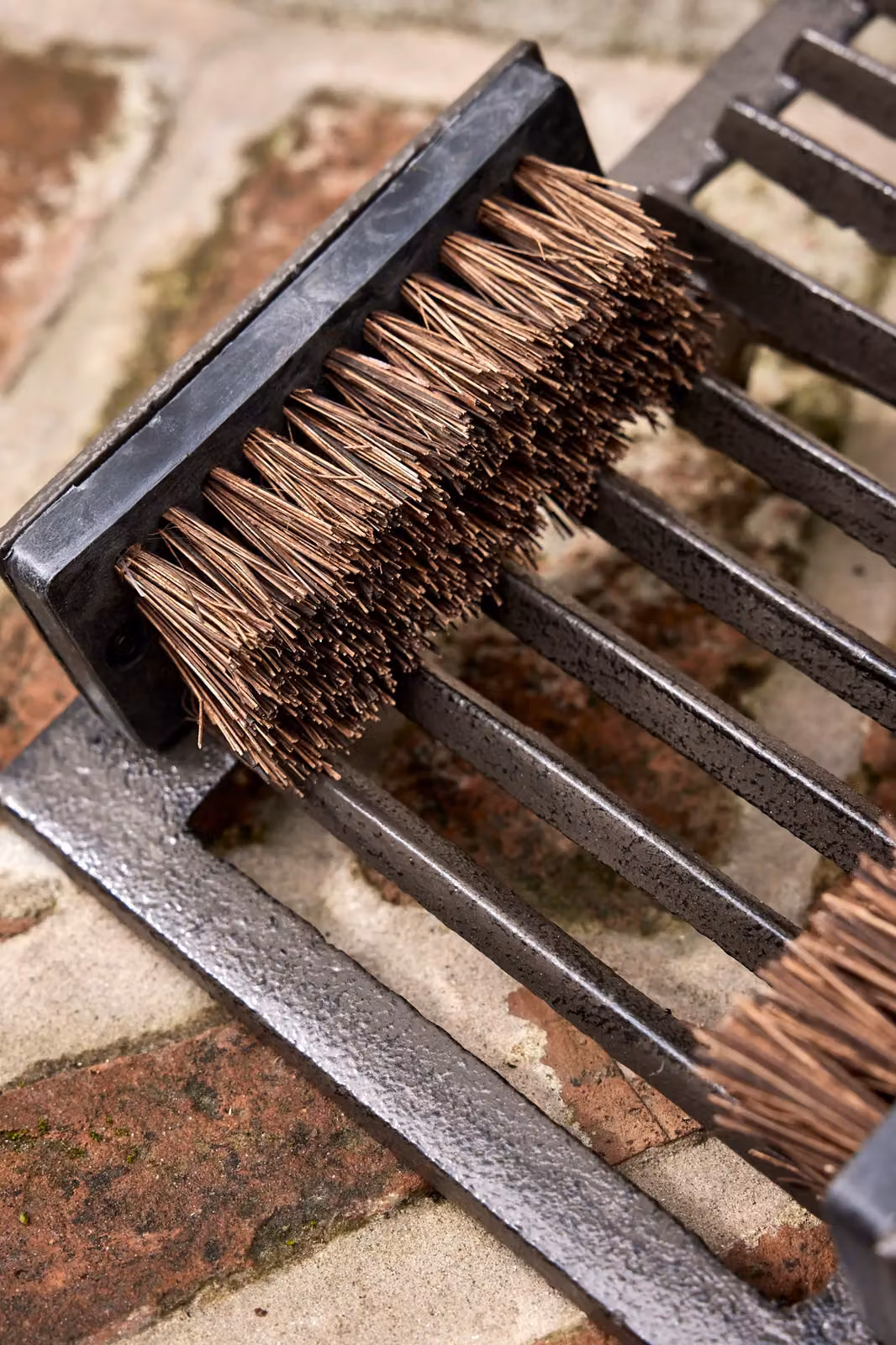 Dibor Cast Iron Outdoor Garden Boot Brush and Scraper in Brown, Medium – 5