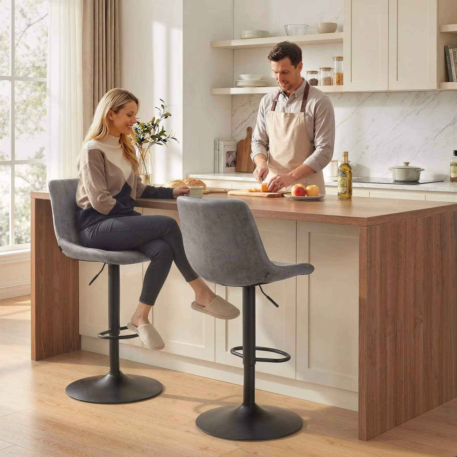 HOMCOM Set of 2 Grey Microfibre and Synthetic Leather Swivel Bar Stools with Metal Frame and Footrest – 3