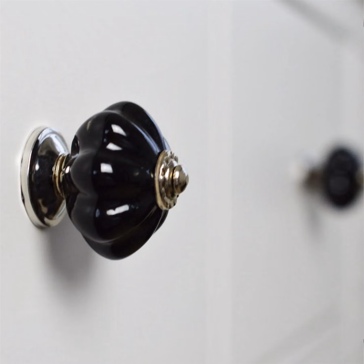 Nicola Spring Black Floral Ceramic Cabinet Knob – 4