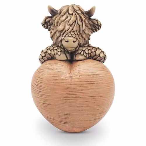 Garden Greatness Highland Cow Wooden Heart Ornament in Brown and Multicolour