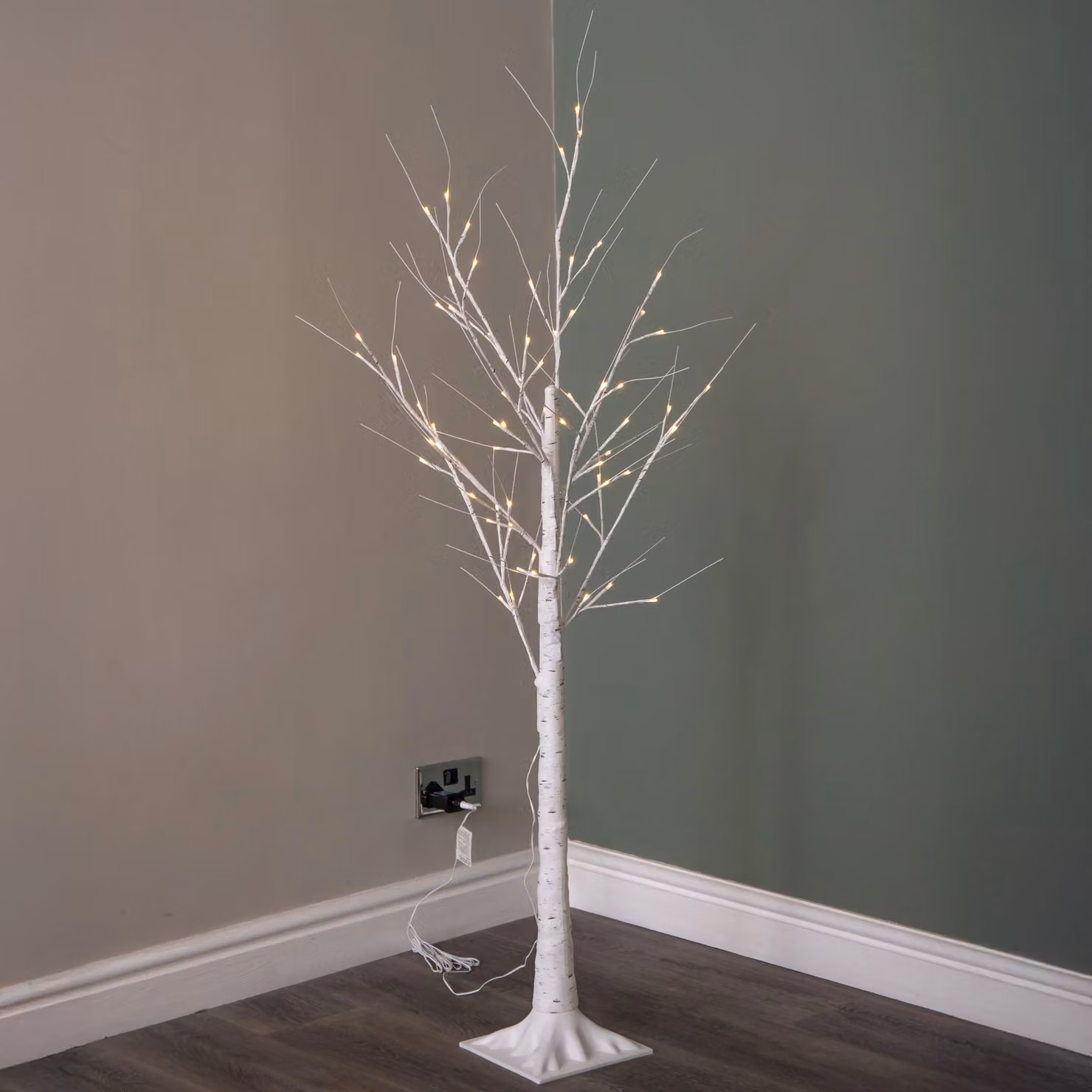 Samuel Alexander 1.5m Light up Christmas Birch Tree with 64 Warm White LEDs in Beige and White – 2