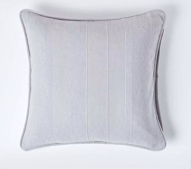 Homescapes Rajput Ribbed Cotton Cushion Cover in Silver Grey, W/D/H: 45 x 45 x 45 cm – 1