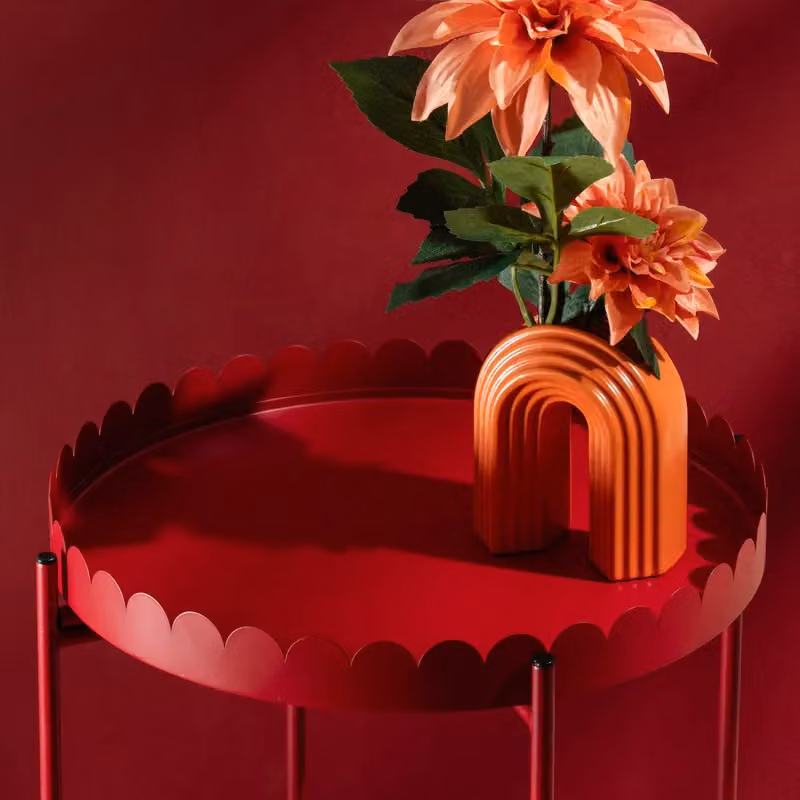 Scottish Everlastings Ltd Red Round Scallop Metal Table W/D/H: 38 x 38 x 50 cm – 2
