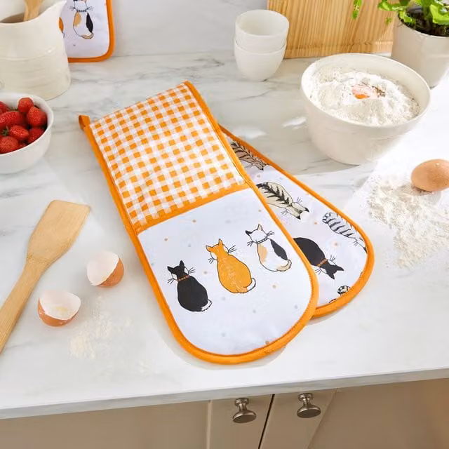 Ulster Weavers Cats In Waiting Double Oven Glove in Orange Cotton