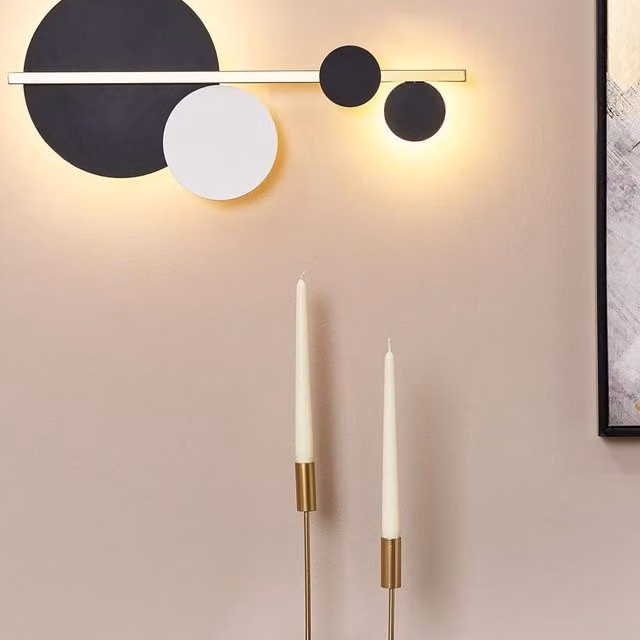 Wyld and Coco Modern LED Wall Lamp in Black and Gold/Brass Metal Ring Design – 1