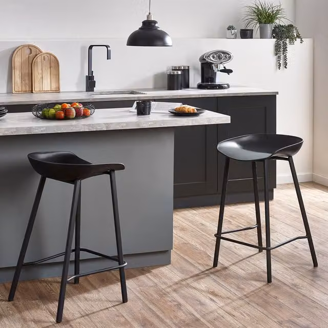 Julian Bowen Set of 2 Renzo Minimalist Metal Bar Stools in Matt Black