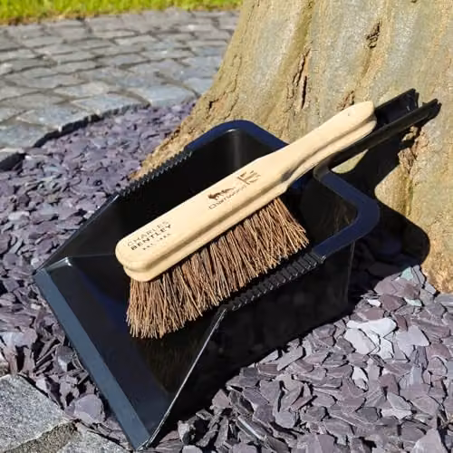 CHARLES BENTLEY Charnwood Dustpan and Brush Set, Green, W/D/H: 43 x 31 x 10 cm – 1