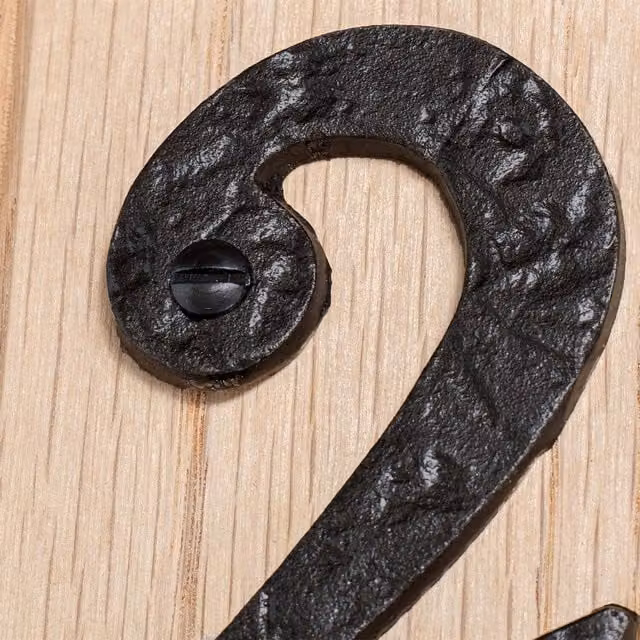 Hammer and Tongs Rustic Iron Number 2 Metal Numerals in Black, Pack of 2, Height: 8.5 cm
