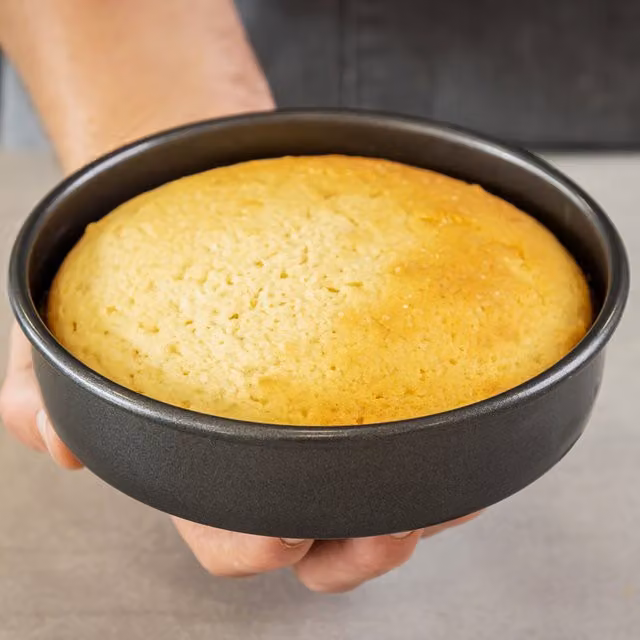 MasterClass Set of 2 Non-Stick Loose Base Round Carbon Steel Cake Tins, Grey, Diameter: 15 cm