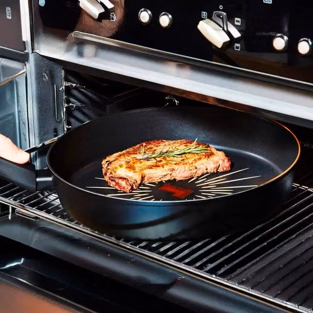 Tower Smart Start Non-Stick Frying Pan, Black, 32 cm