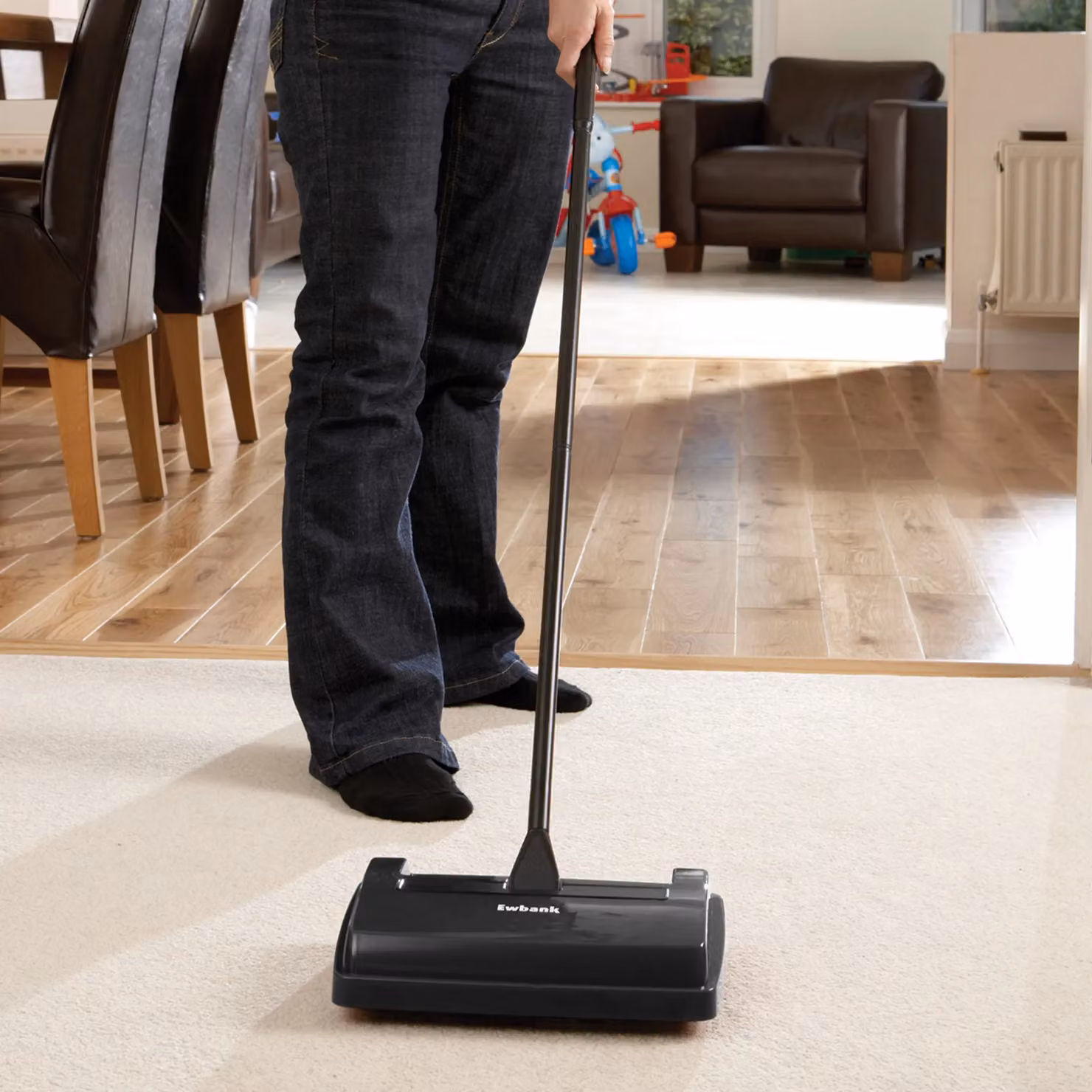 Ewbank Manual Floor and Carpet Sweeper in Black – 2