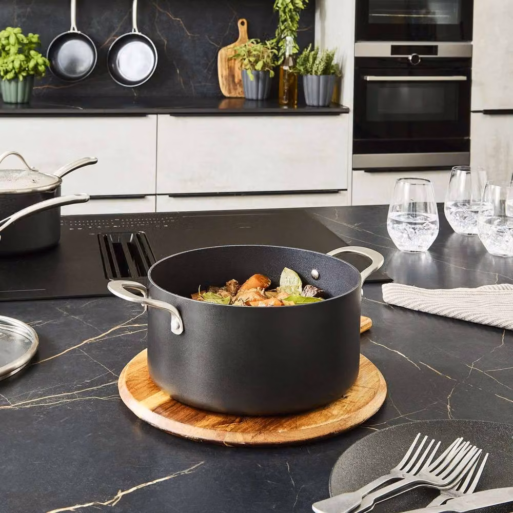 Morphy Richards Mastery 24cm Aluminium Non-Stick Casserole Dish with Glass Lid in Black – 2