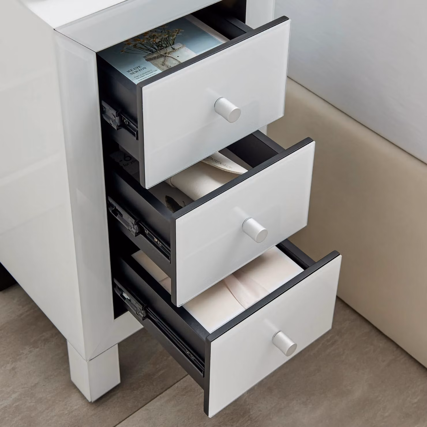 FurnitureboxUK Lexi Small Slimline 3 Drawer Wooden Bedside Table with Modern Mirrored Finish in White – 2
