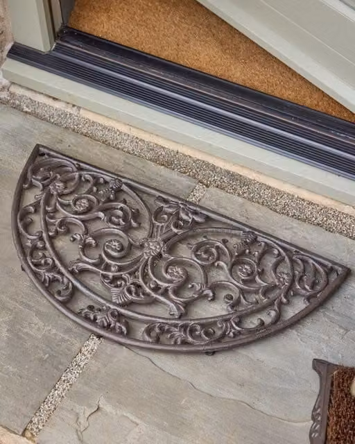 Dibor Traditional Antique Brown Cast Iron Crescent Outdoor Doormat – 1