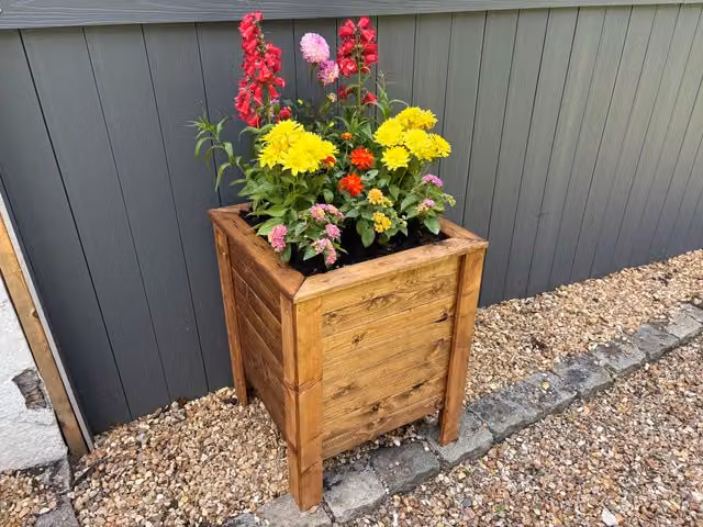 Charles Taylor Trading Prestbury Extra Large Raised Square Planter in Brown