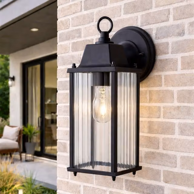 CGC Interiors Santiago Black Coach Lantern Wall Light with Transparent Glass, H: 40.0 cm, W: 14.5 cm, D: 11.5 cm