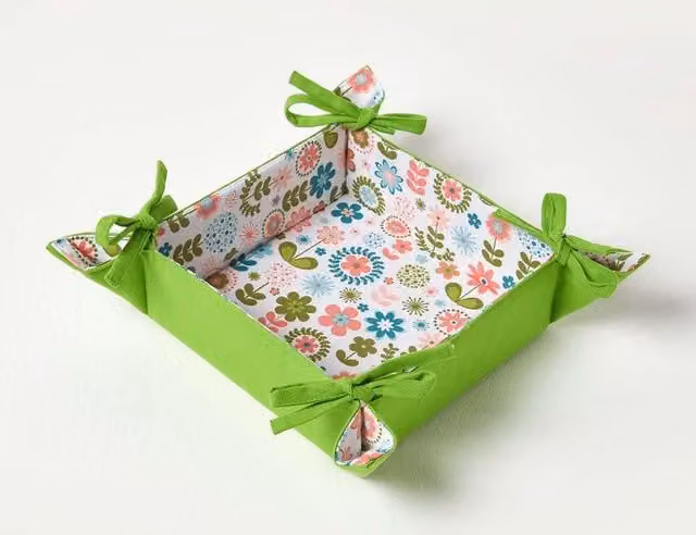 Homescapes Retro Flower Reversible Bread Basket in Green with 100% Cotton Fabric Liner