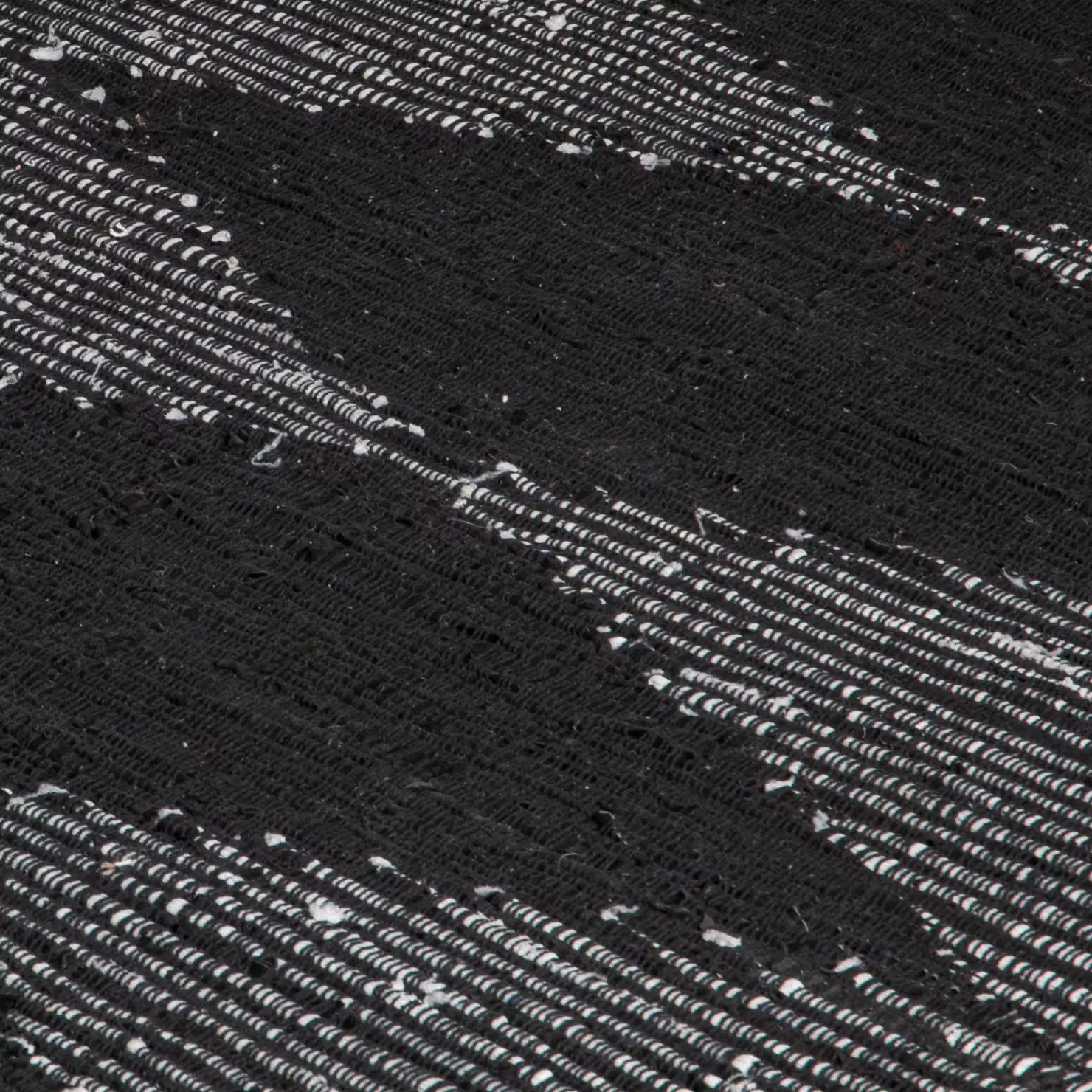 Native Home & Lifestyle Lea Diamond Woven Leather and Cotton Rug in Black, W: 200 cm, D: 300 cm – 2