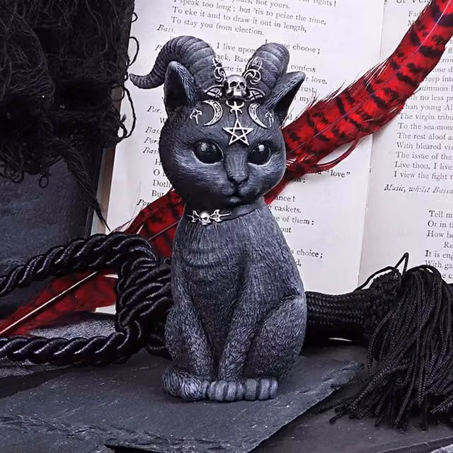Nemesis Now Horned Occult Cat Figurine in Black and Grey, Height: 11 cm