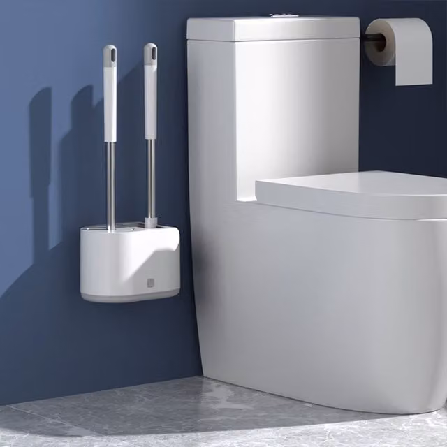 Livingandhome Freestanding Toilet Brush and Base Set in Grey and White