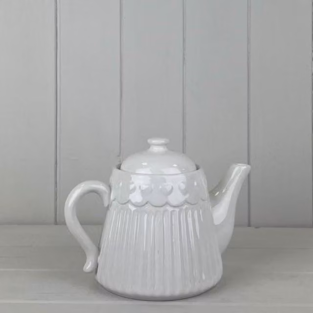 KDMD White Ribbed Ceramic Teapot with Heart Pattern