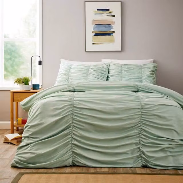 New Edge Blinds Ruched Duvet Cover Set in Light Green, 200 x 200 cm