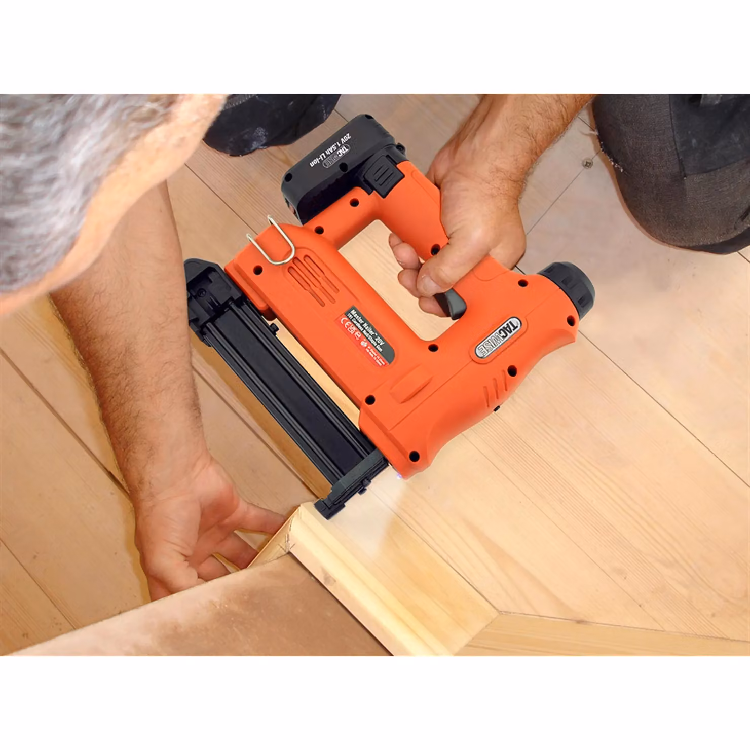 Tacwise Master Nailer 191 20v Battery Operated Flat Stapler in Orange and Multicolour – 3
